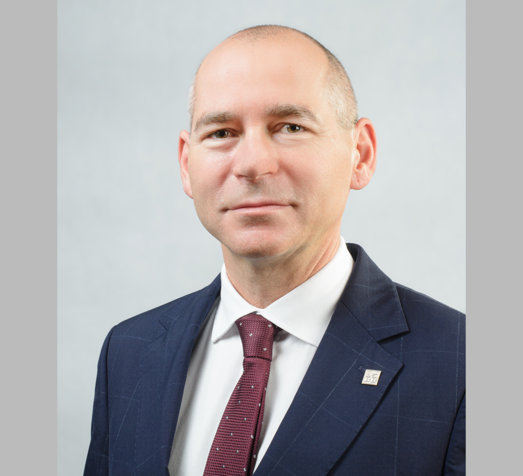 Prorektor Krzysztof Brzozowski